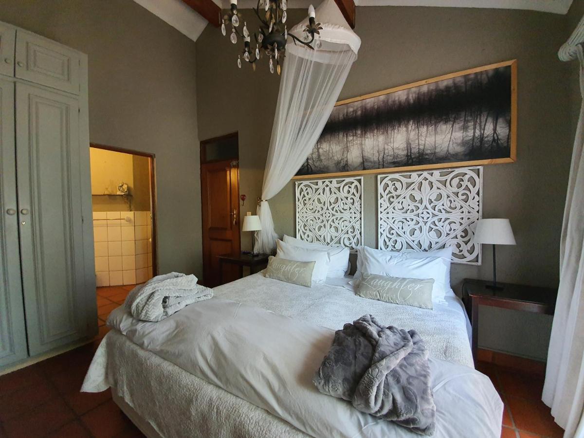 Waterhouse Guest Lodge - Indus Street Pretoria-Noord エクステリア 写真