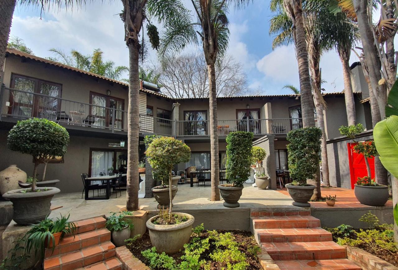 Waterhouse Guest Lodge - Indus Street Pretoria-Noord エクステリア 写真