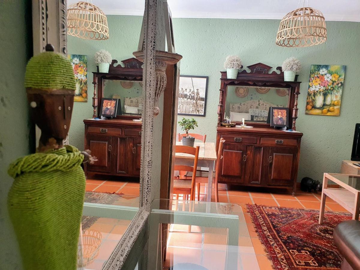 Waterhouse Guest Lodge - Indus Street Pretoria-Noord エクステリア 写真