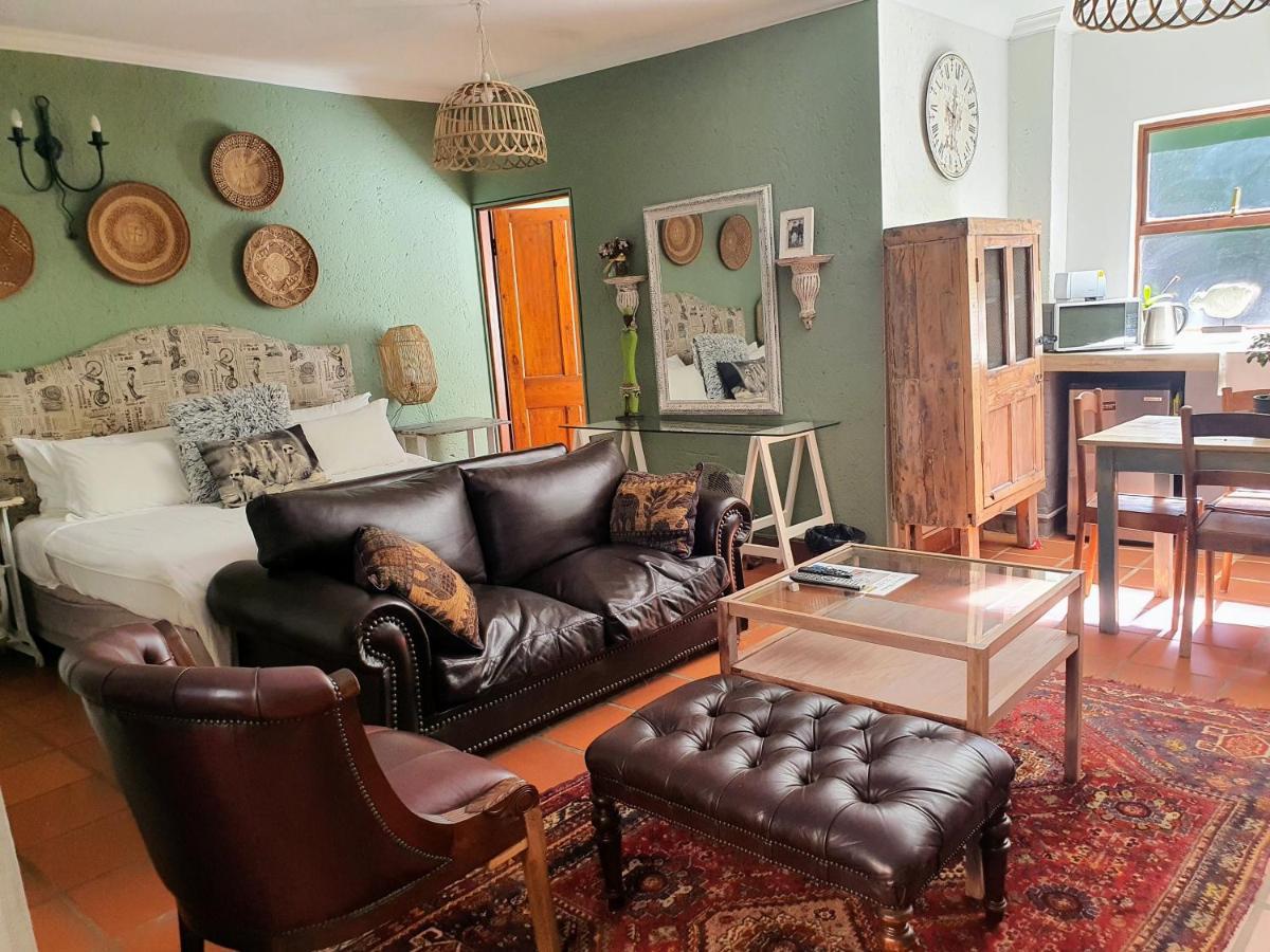 Waterhouse Guest Lodge - Indus Street Pretoria-Noord エクステリア 写真