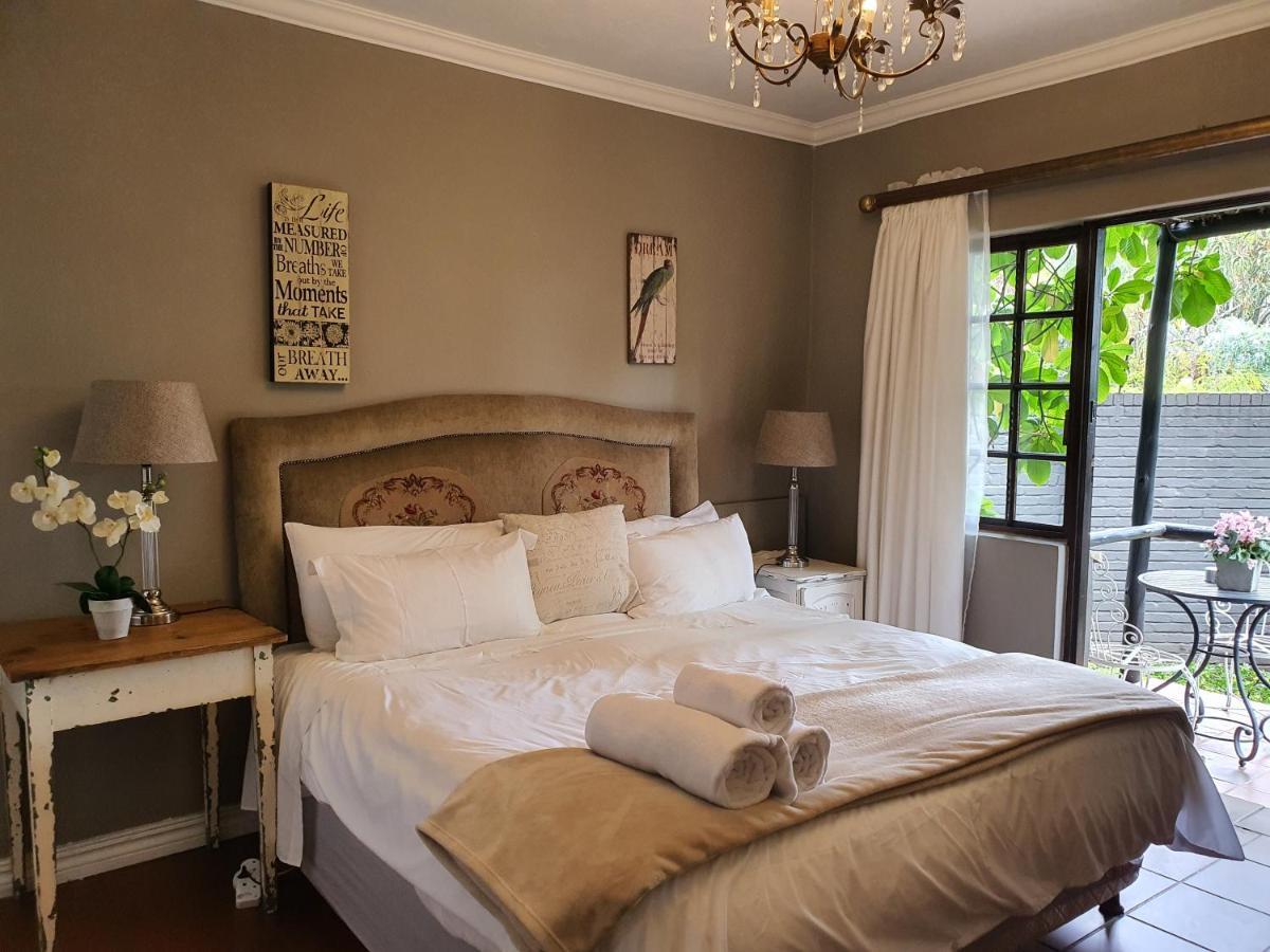Waterhouse Guest Lodge - Indus Street Pretoria-Noord エクステリア 写真
