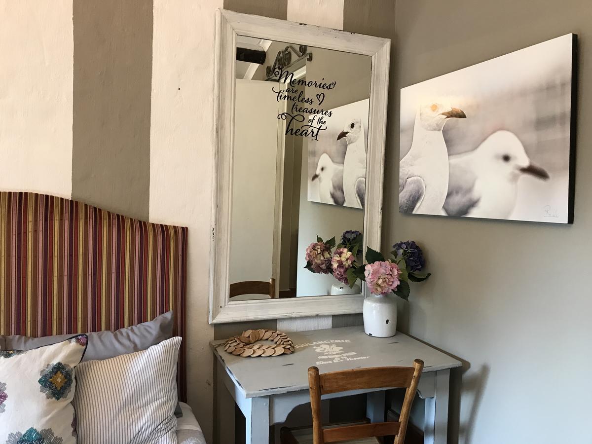 Waterhouse Guest Lodge - Indus Street Pretoria-Noord エクステリア 写真